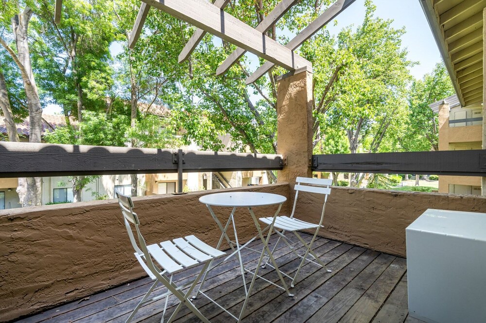 Photo of Patio Balcony in Shoreline West