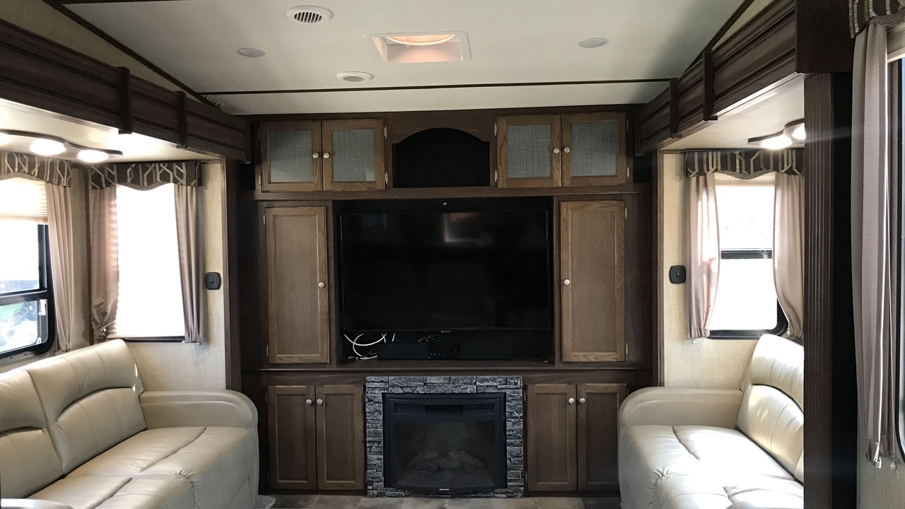 Photo of Livingroom in Tracy
