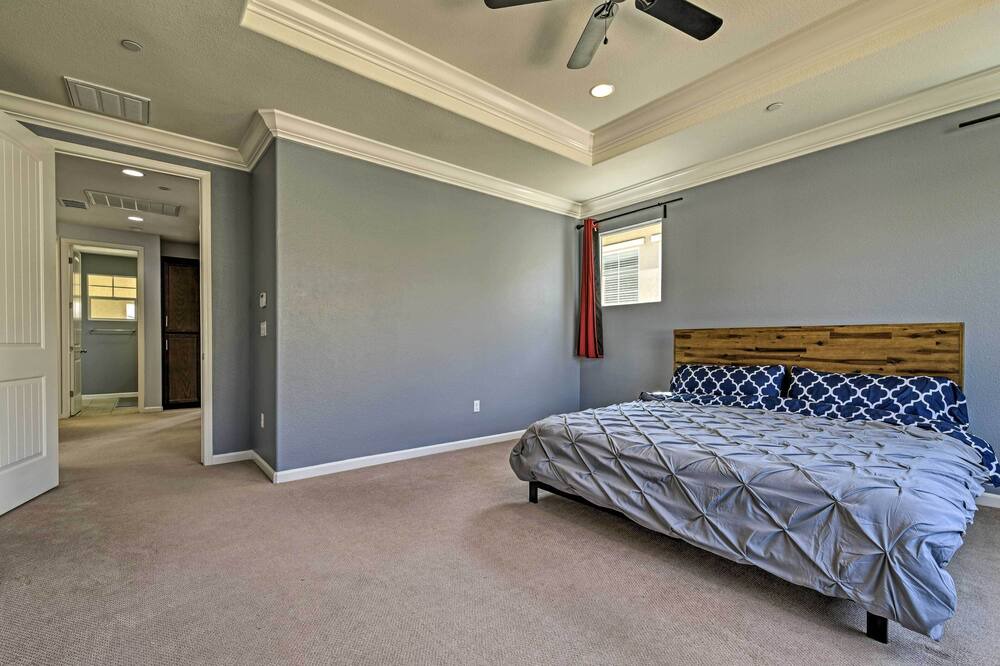 Photo of Bedroom in Pittsburg
