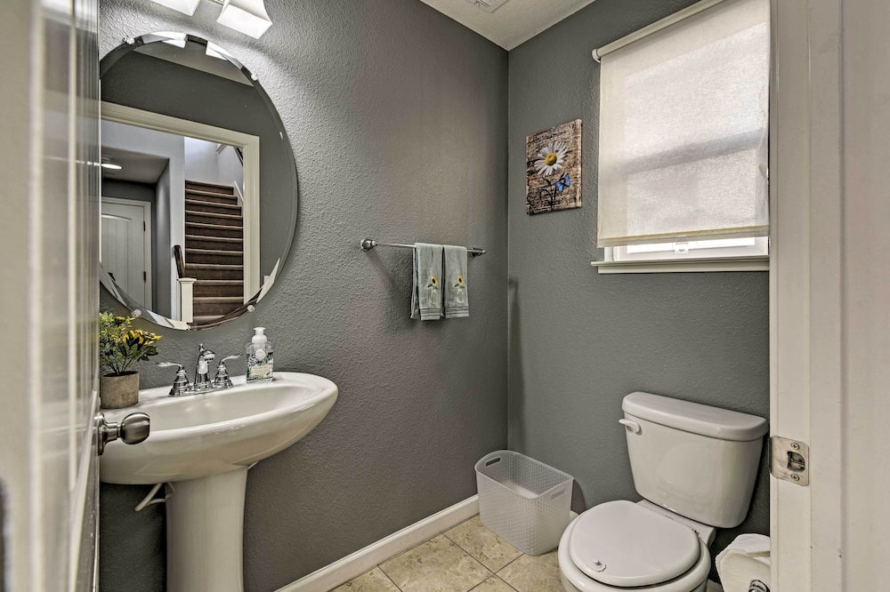 Photo of Bathroom in Pittsburg