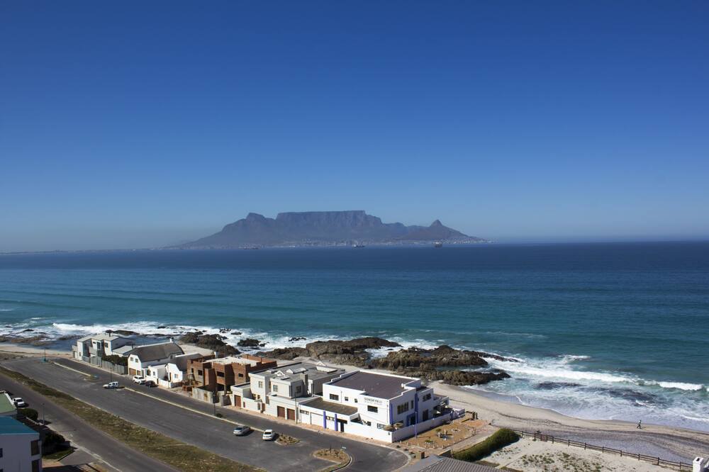 Photo of Others in Bloubergstrand