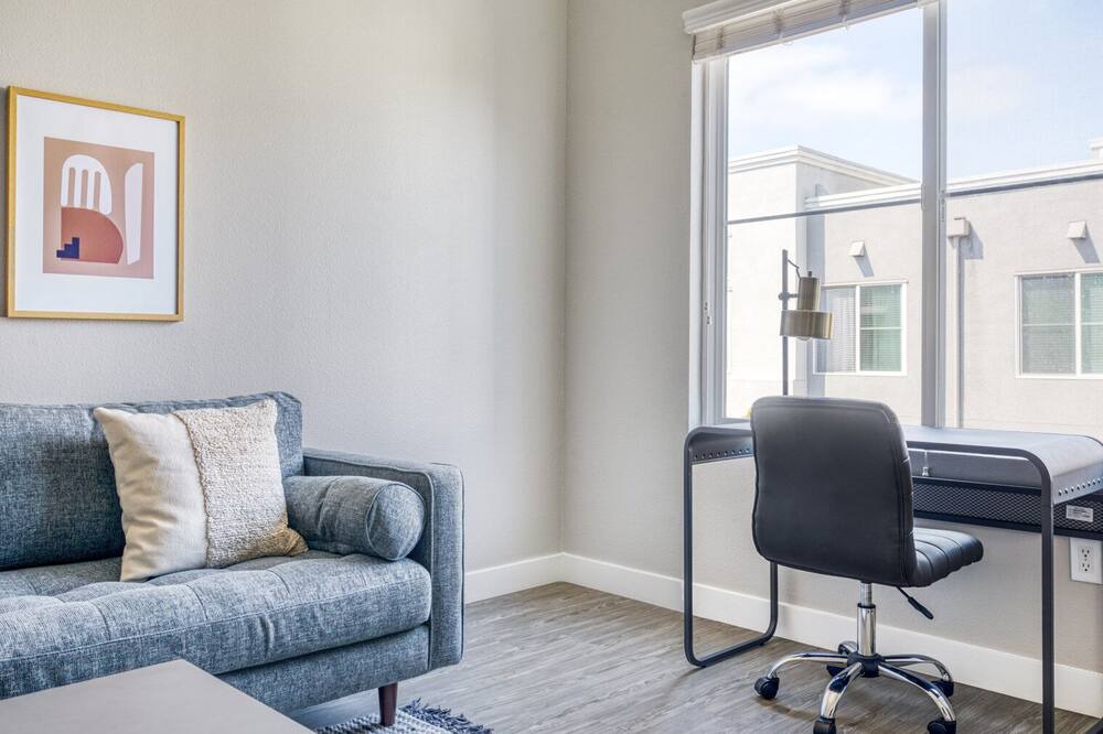 Photo of Bedroom in Emeryville
