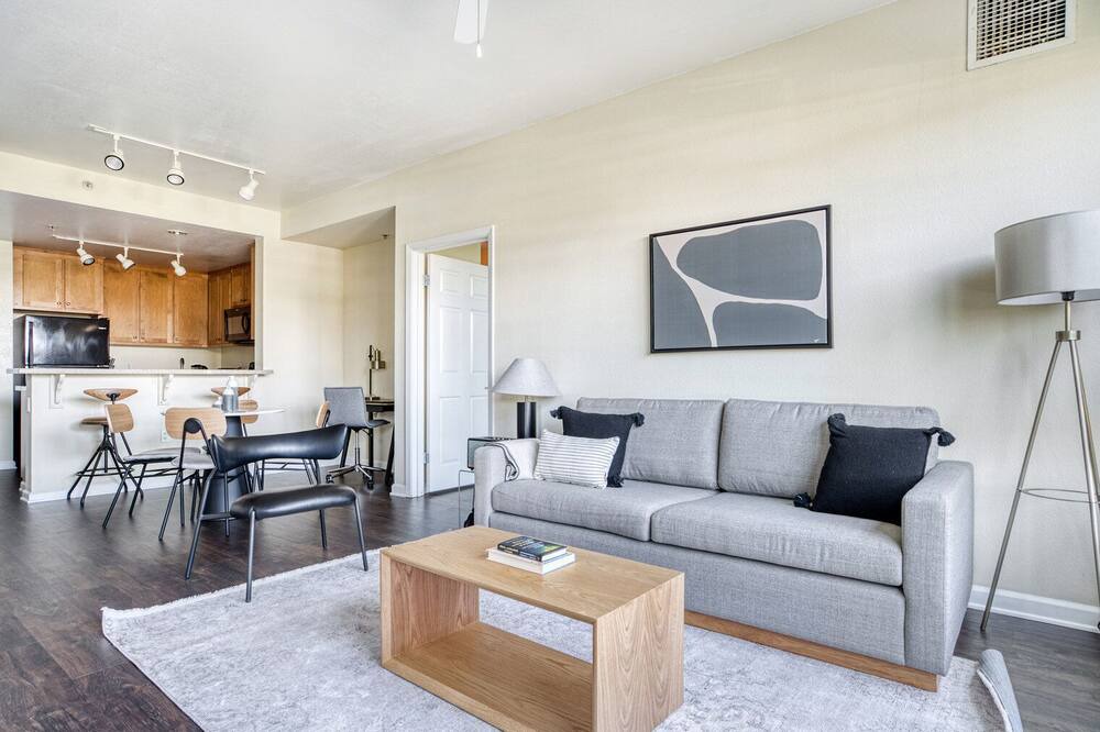 Photo of Livingroom in San Bruno