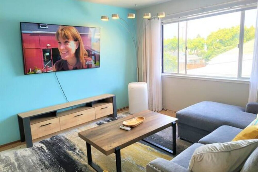 Photo of Livingroom in Old Mountain View