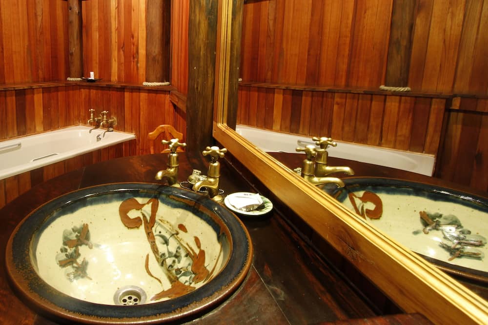 Photo of Bathroom in UPhongolo