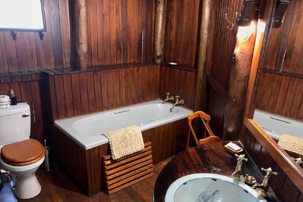 Photo of Bathroom in UPhongolo