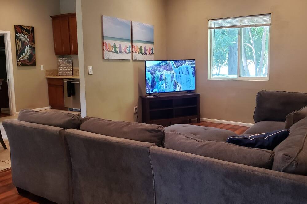 Photo of Livingroom in Sacramento