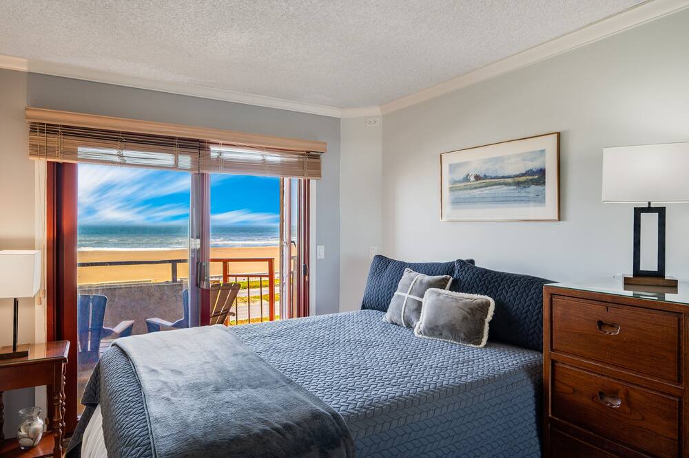 Photo of Bedroom in Outer Richmond