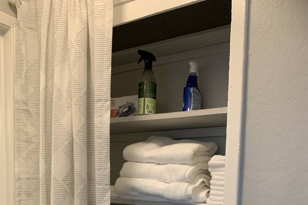 Photo of Bathroom in North Oak Park