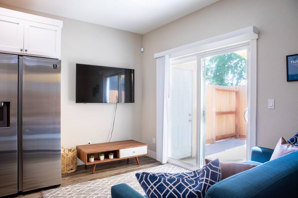 Photo of Livingroom in North Oak Park