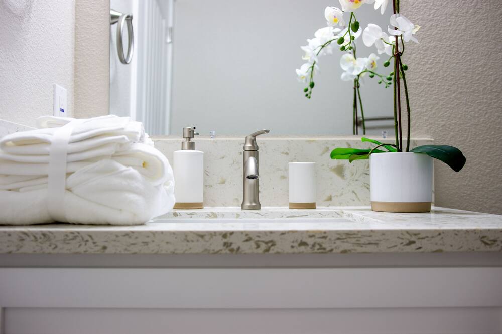Photo of Bathroom in North Oak Park