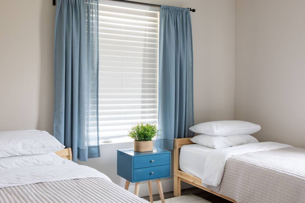 Photo of Bedroom in North Oak Park