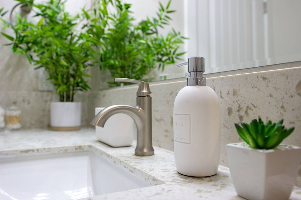 Photo of Bathroom in North Oak Park