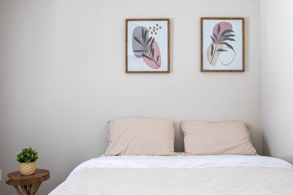 Photo of Bedroom in North Oak Park