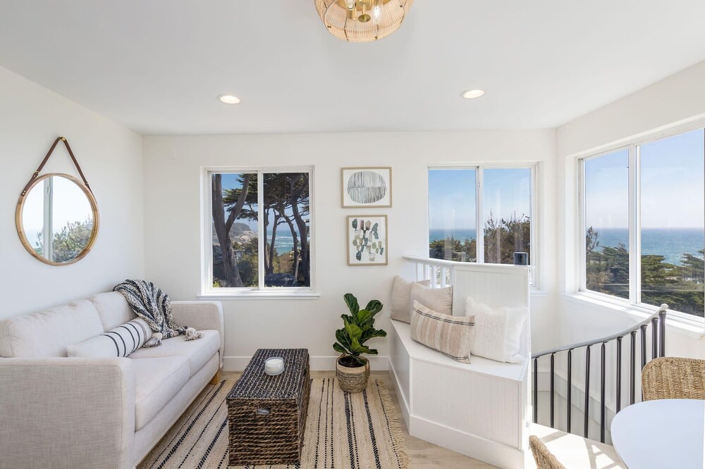 Photo of Bedroom in Moss Beach