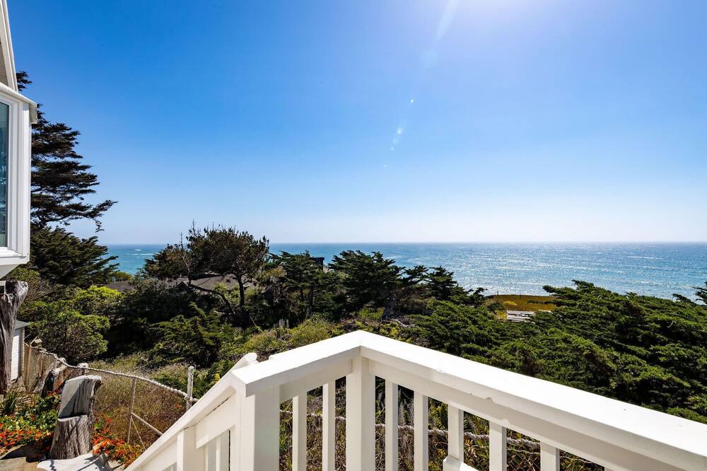 Photo of Patio Balcony in Moss Beach