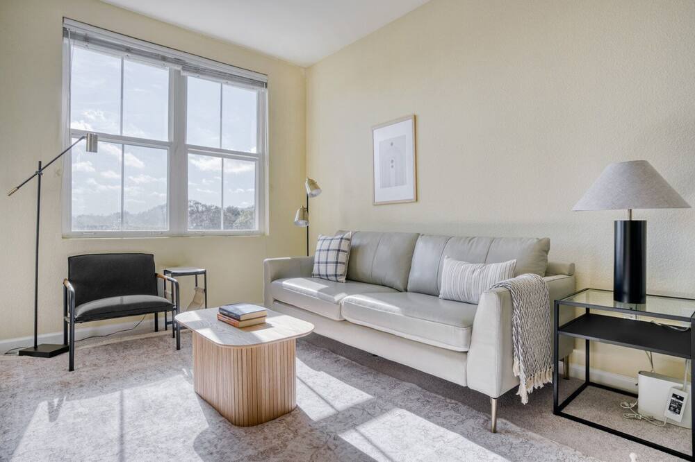Photo of Livingroom in San Bruno