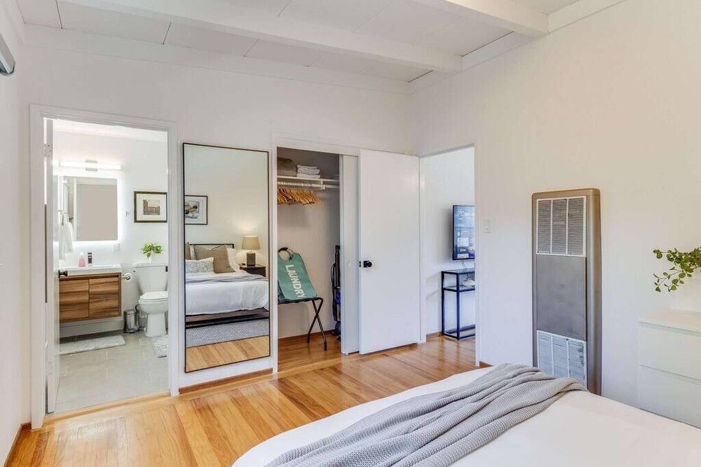 Photo of Bedroom in Shoreline West