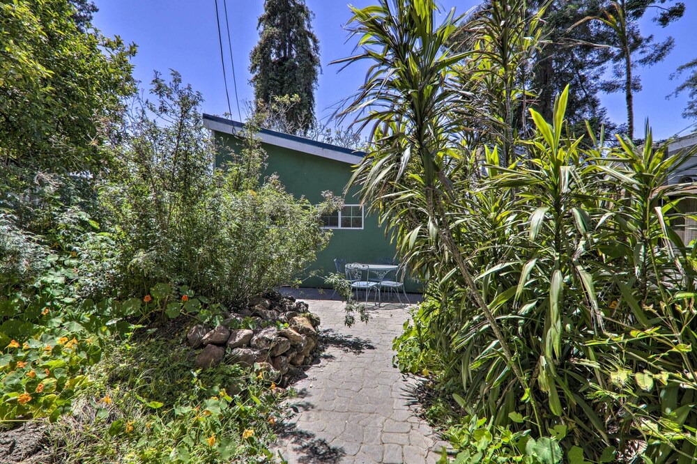 Photo of Outdoor in Oakland