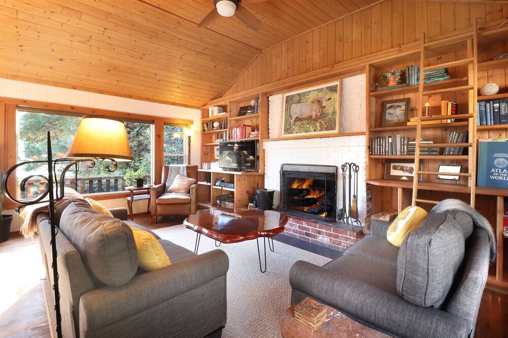 Photo of Bedroom in Jenner