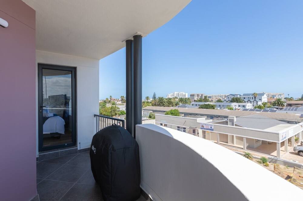 Photo of Patio Balcony in Bloubergstrand