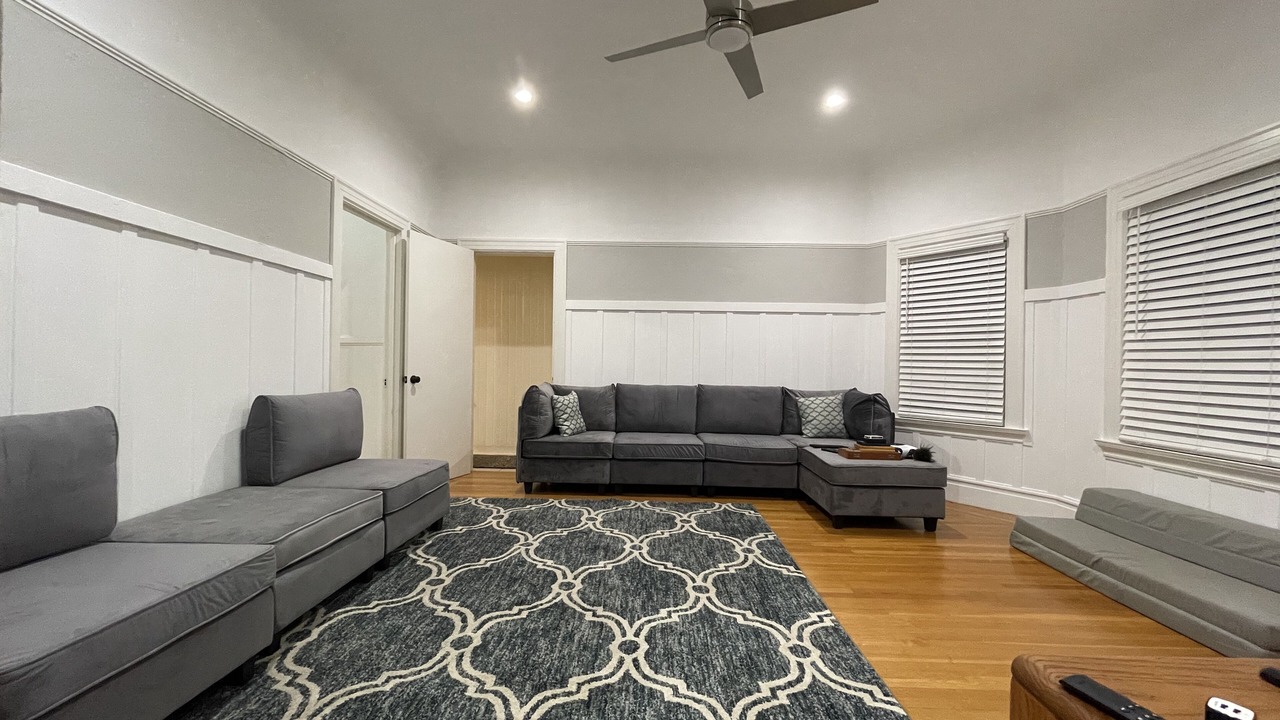 Photo of Livingroom in Alameda