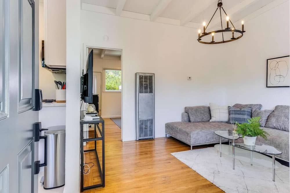 Photo of Bedroom in Shoreline West