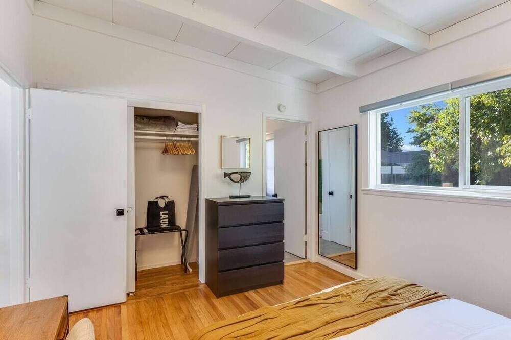Photo of Bedroom in Shoreline West