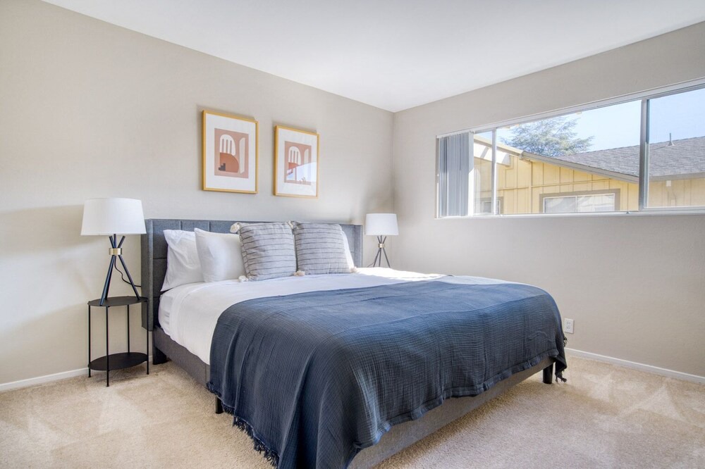 Photo of Bedroom in Shoreline West