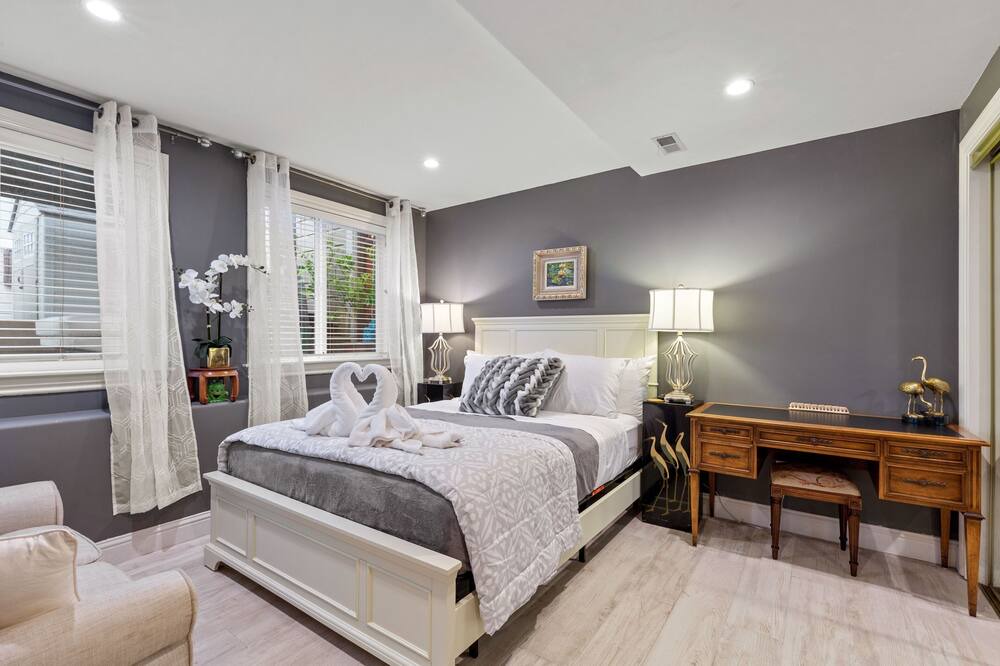 Photo of Bedroom in Outer Richmond