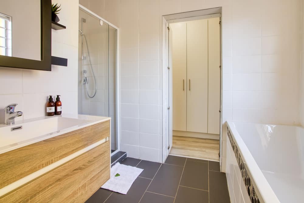 Photo of Bathroom in Trawal