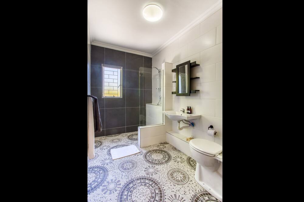Photo of Bathroom in Trawal