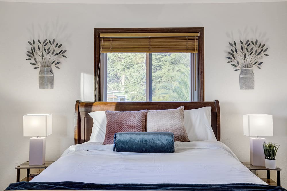 Photo of Bedroom in Santa Rosa