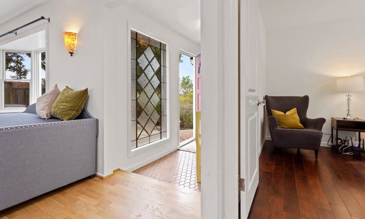 Photo of Livingroom in Belmont
