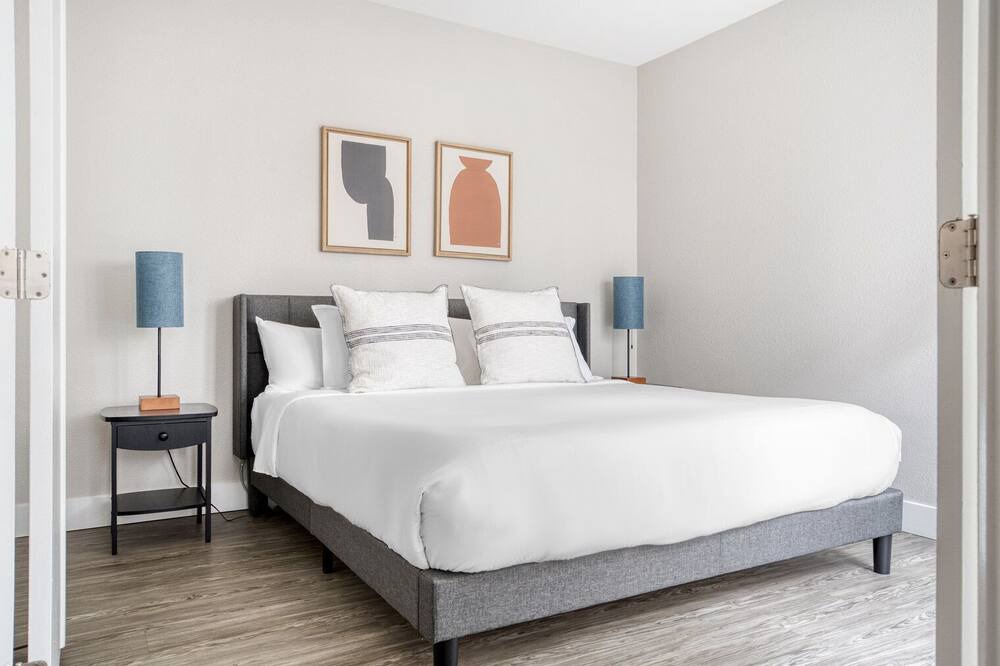 Photo of Bedroom in Emeryville