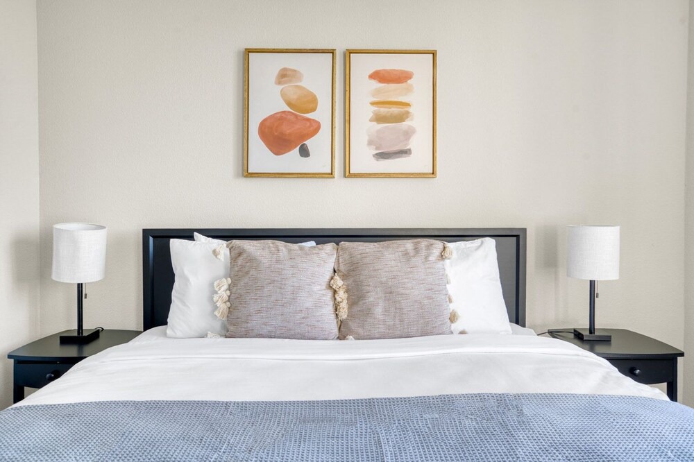 Photo of Bedroom in Downtown