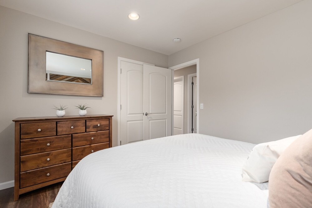 Photo of Bedroom in Opal Cliffs