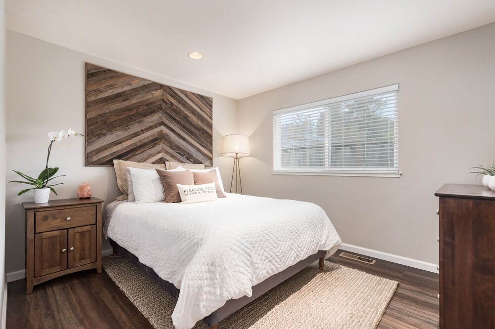 Photo of Bedroom in Opal Cliffs