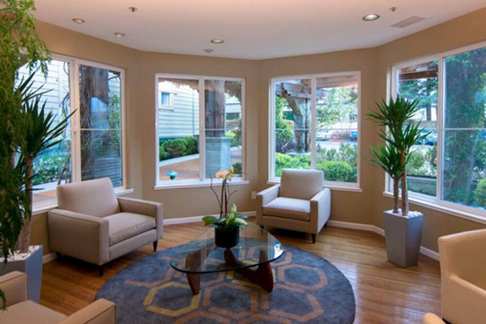 Photo of Livingroom in Morse Park