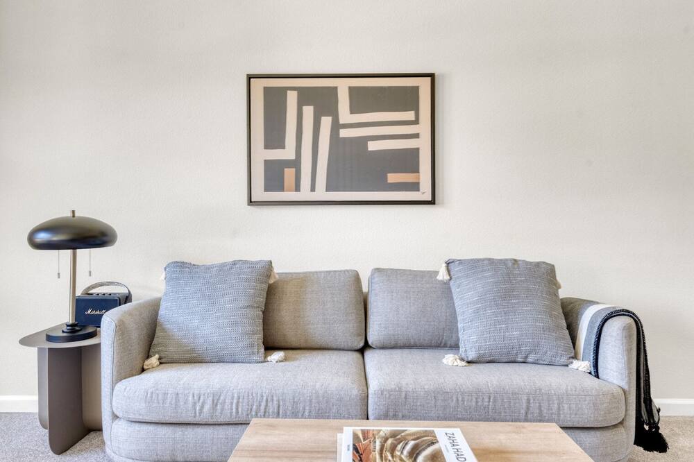 Photo of Livingroom in San Bruno
