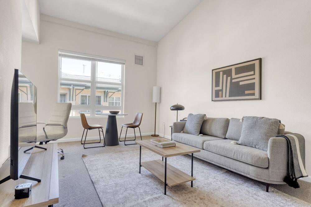 Photo of Livingroom in San Bruno