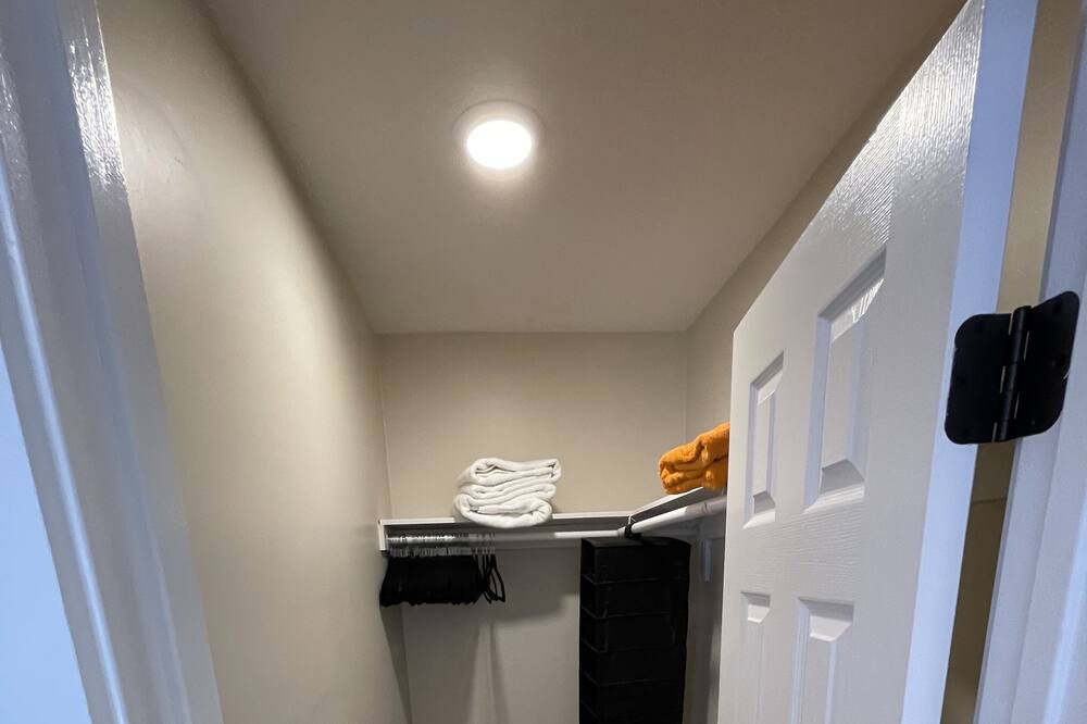 Photo of Bedroom in Oakland