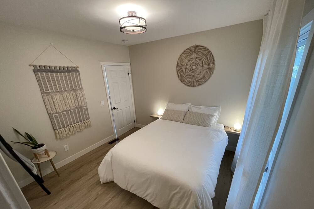 Photo of Bedroom in Oakland