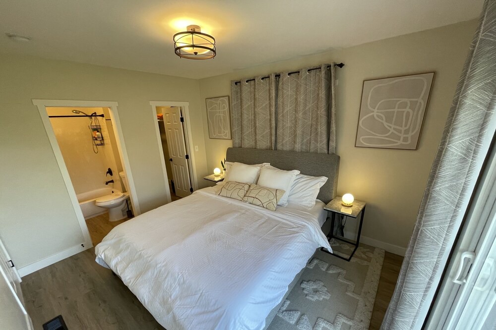 Photo of Bedroom in Oakland