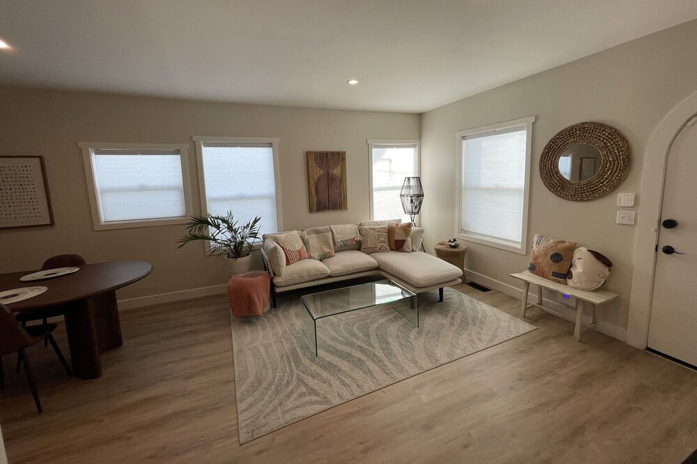 Photo of Livingroom in Oakland