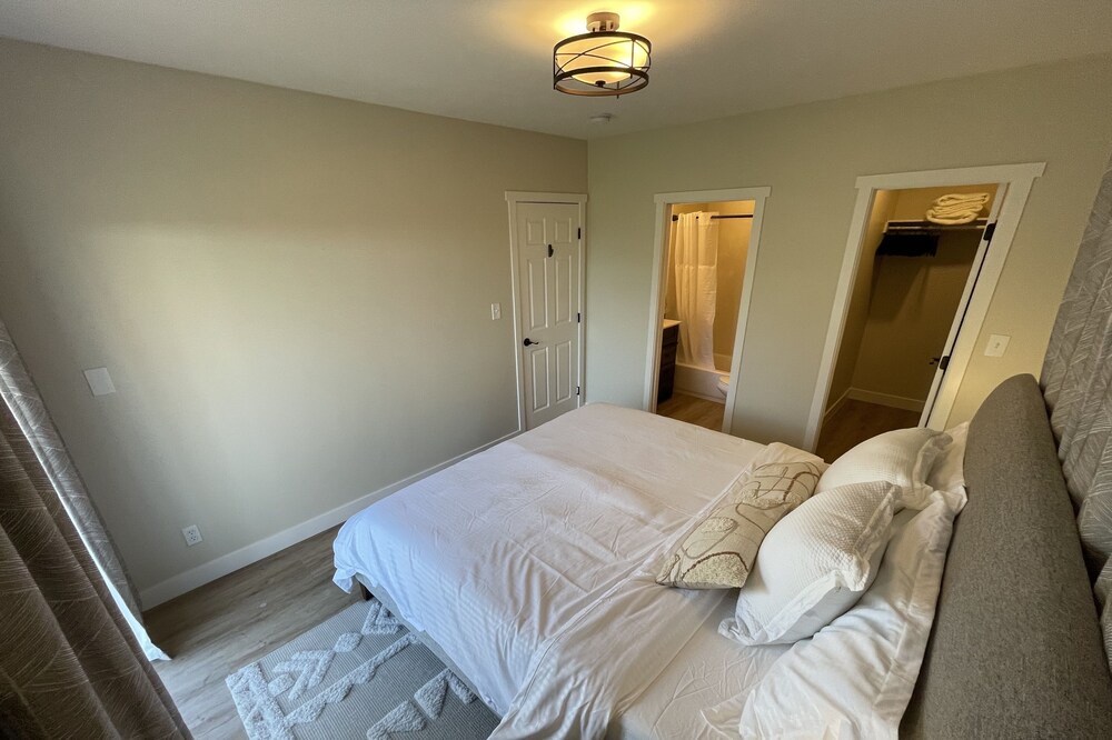 Photo of Bedroom in Oakland