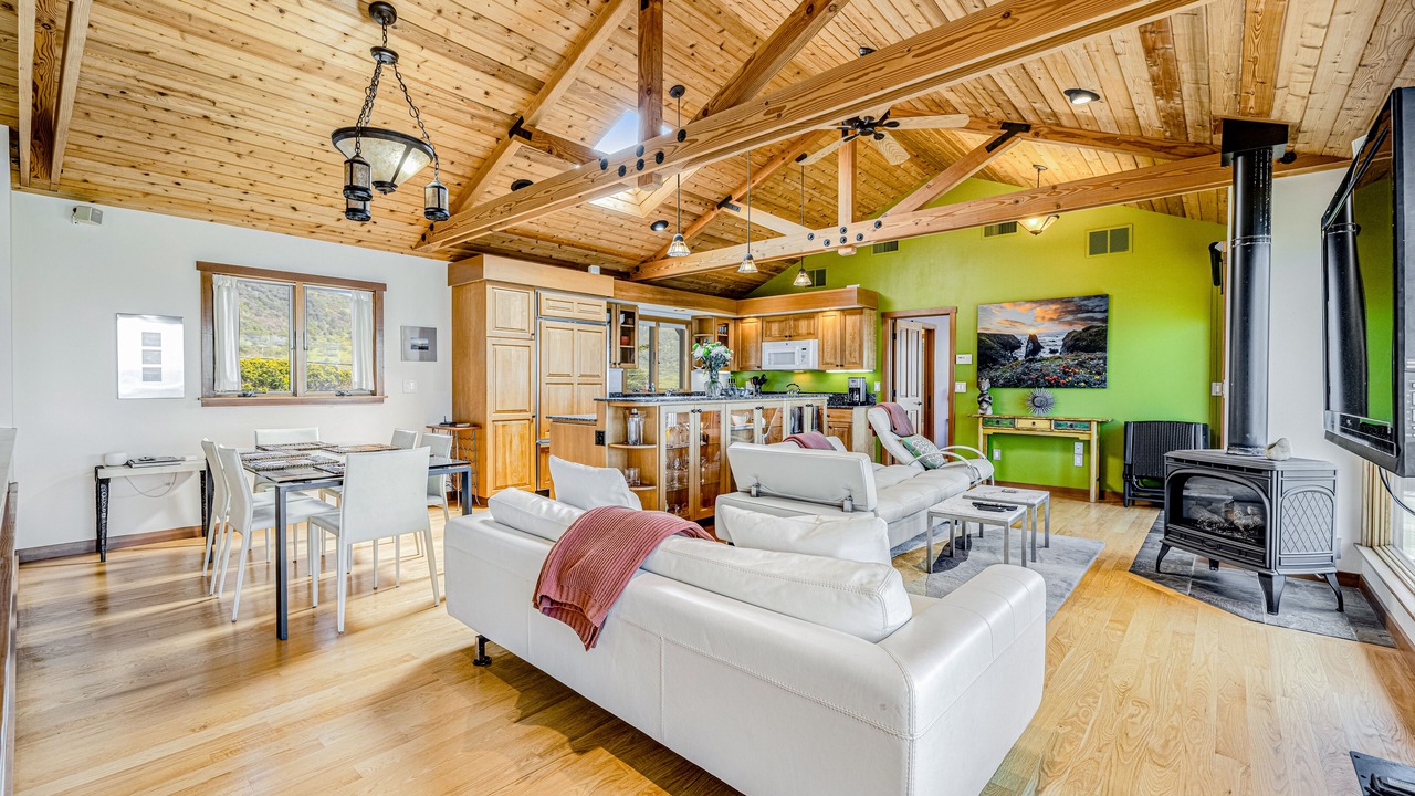 Photo of Livingroom in Philo