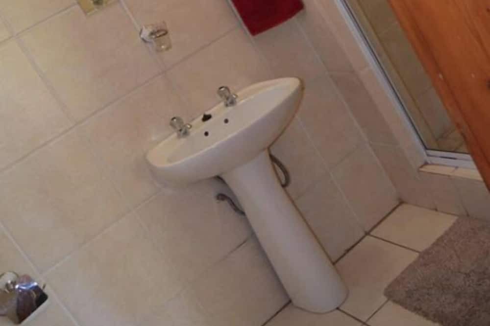 Photo of Bathroom in Aliwal North