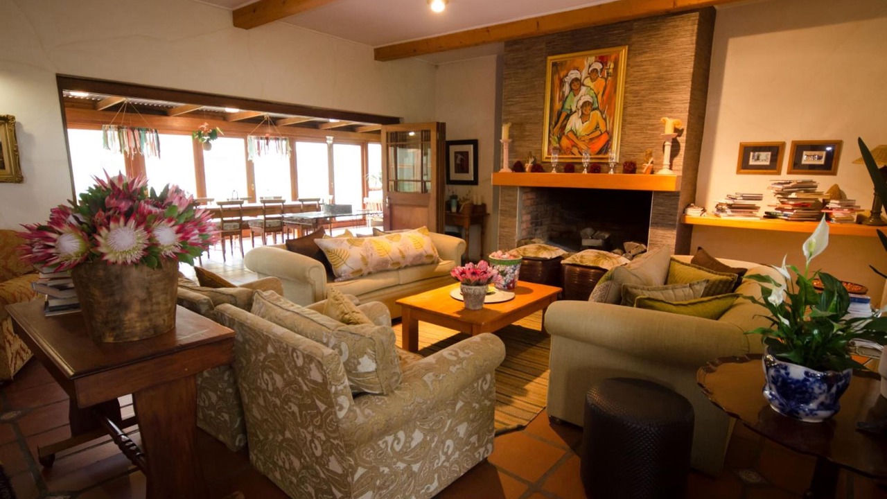 Photo of Livingroom in Caledon