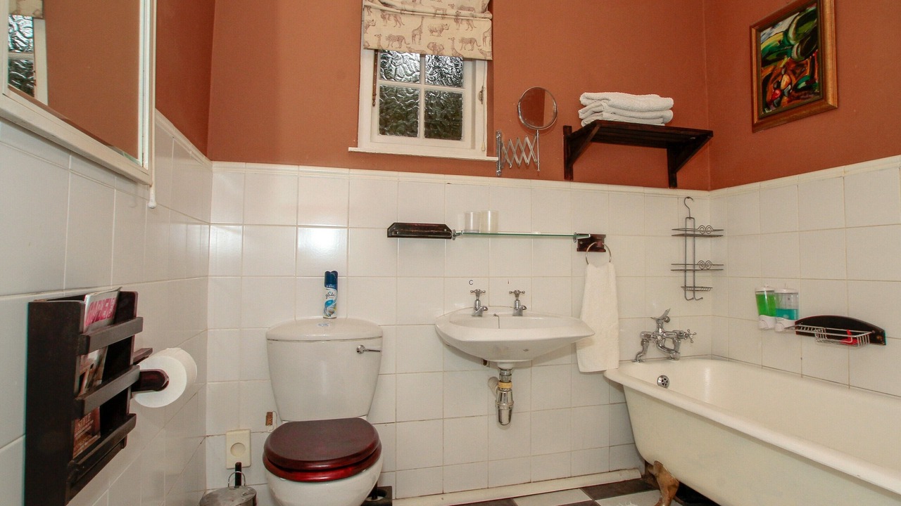 Photo of Bathroom in Essenwood